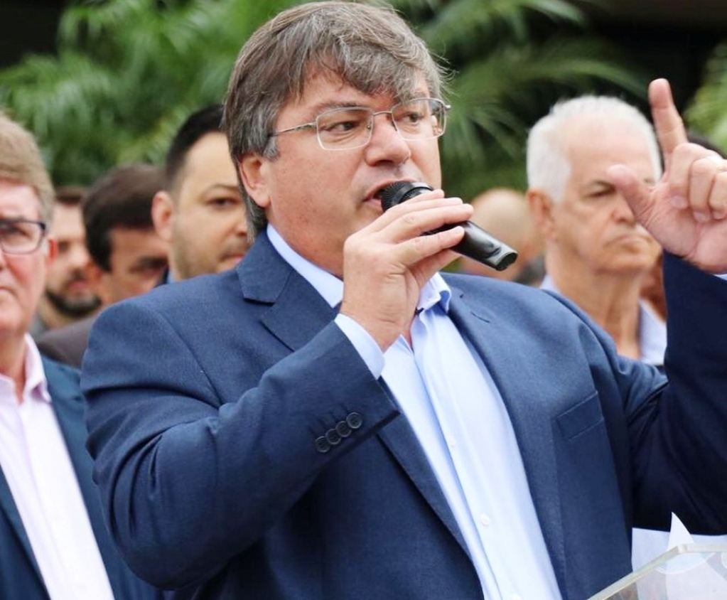Daniel ganha medida para atrasar aposentadorias, mas sem cortar direitos