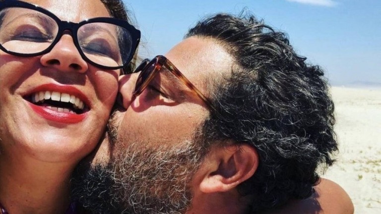 Suspeito de matar namorado de Carla Daniel continua foragido