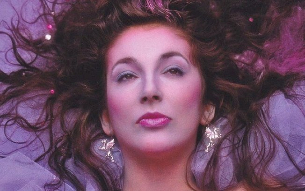 Kate Bush: "Running Up That Hill" bate 100 milhões de views no YouTube