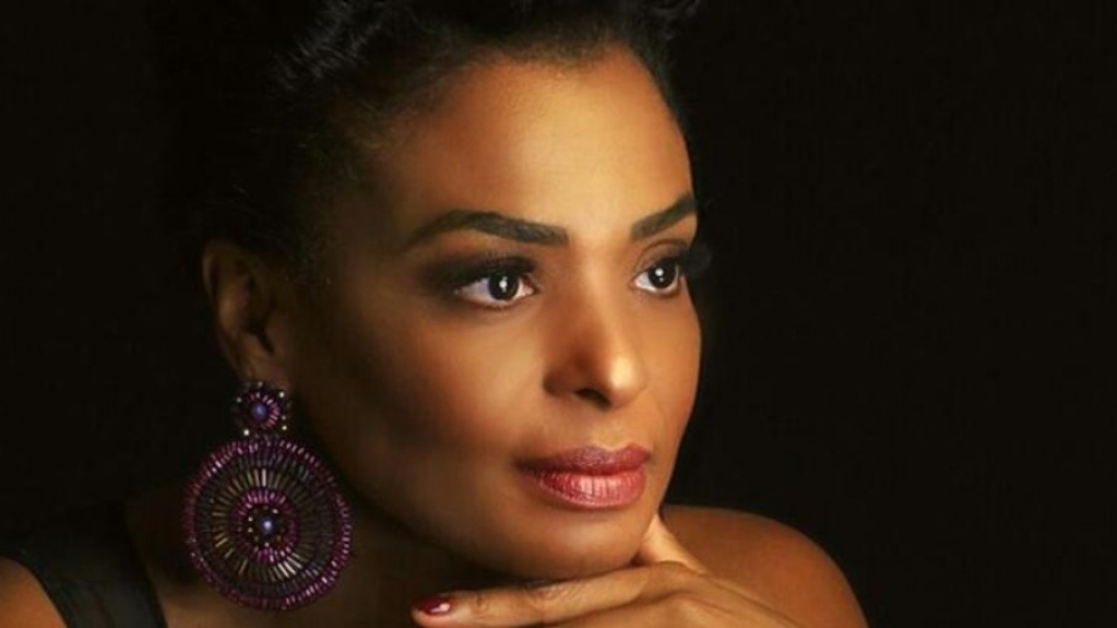 Estrela de novelas da Globo e Record, atriz recebe ajuda e salva a casa Estrela de novelas da Globo e Record, atriz recebe ajuda e salva a casa