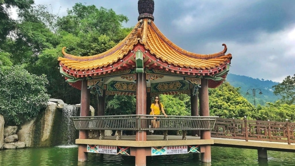 Divulgação Renata Porto no Templo Camboja