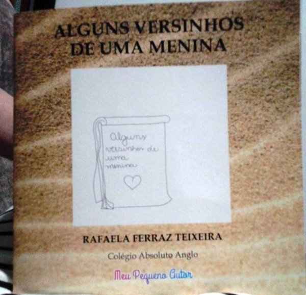 Estudante transforma projeto de escola em livro de poemas