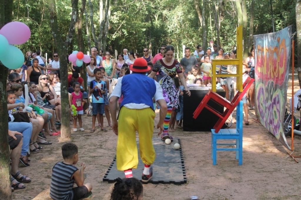 Domingo tem Tarde Curumim com atrações para crianças no Bosque de Marília