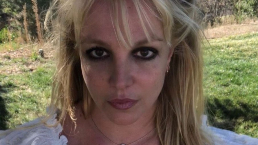 Britney Spears retorna às redes sociais após viagem de noivado