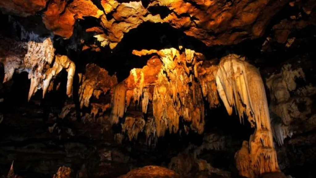 Divulgação/Espeleoturismo Curvelândia Caverna do Jabuti