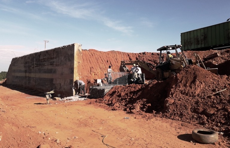 Prefeitura contrata em emergência empresa que barrou licitação do lixo
