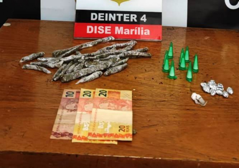 Homem de 46 anos é preso com R$ 50 e drogas em tradicional ponto de tráfico