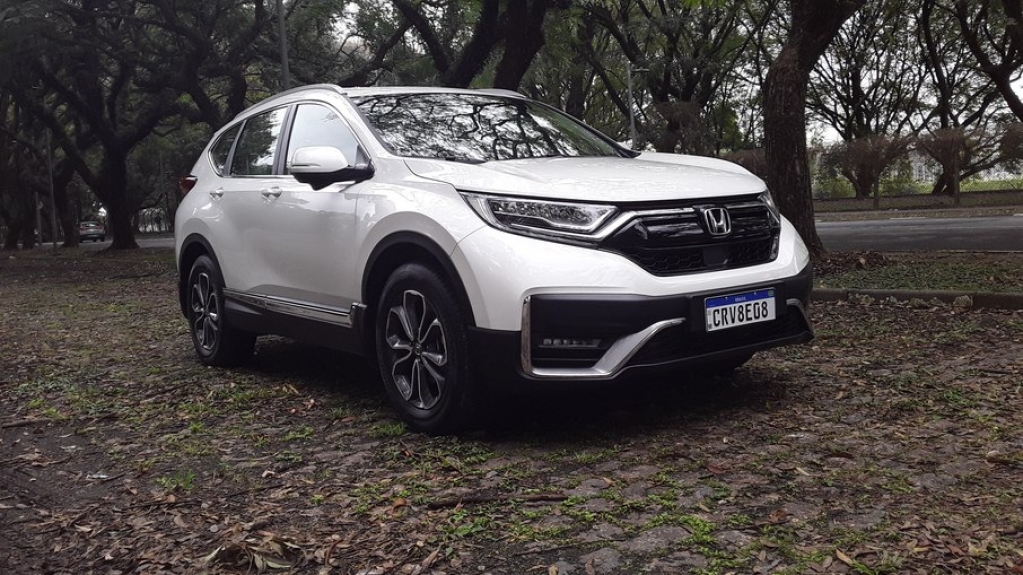 Honda CR-V 2021 fica mais equipado e seguro. Mas será o suficiente?