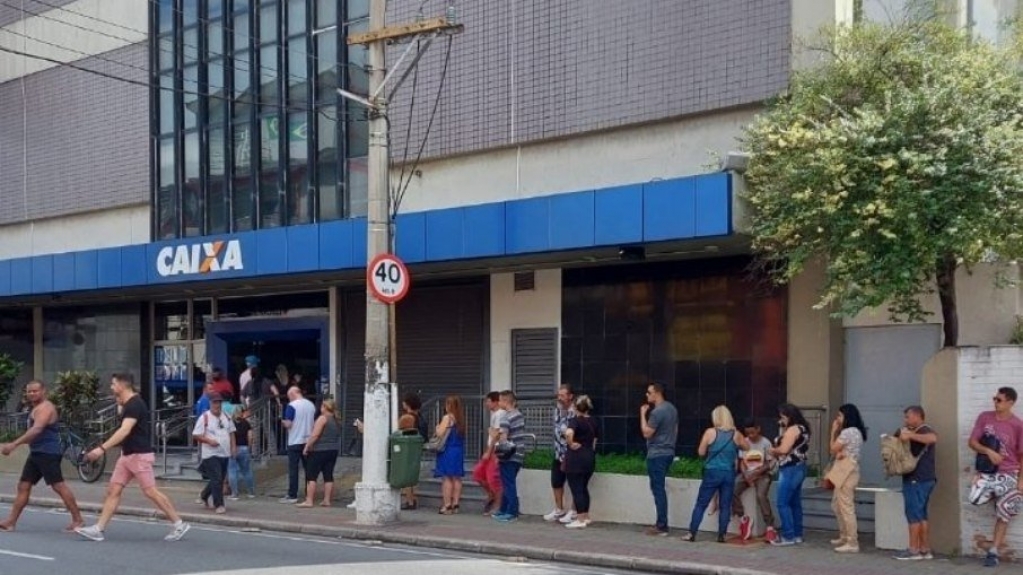 Famílias de crianças autistas podem sacar FGTS; confira como