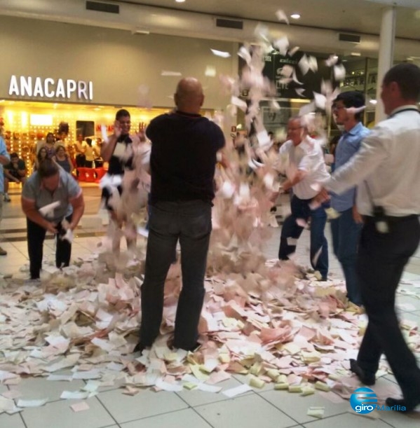 Marília Shopping sorteia carro, veja quem ganhou