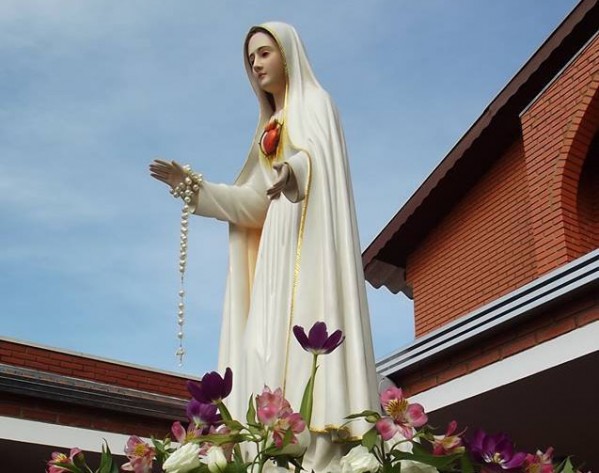 Missas marcam dia de Nossa Sra de Fátima; final de semana tem festa na paróquia