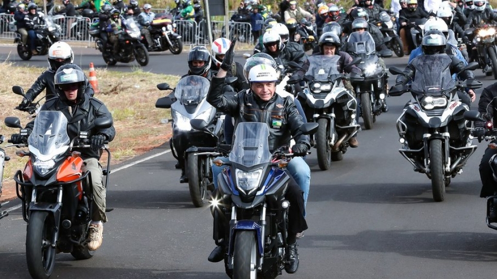 Bolsonaro é multado em SP por não usar máscara; valor pode chegar a R$ 290 mil