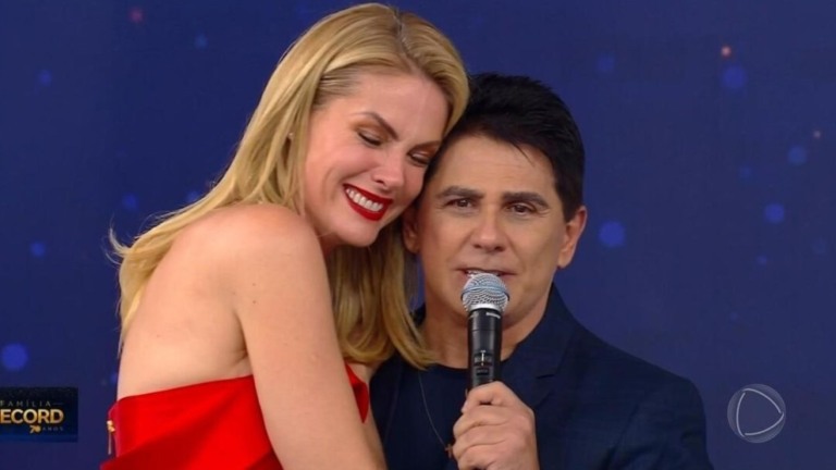 Ana Hickmann se emociona ao receber presente de César Filho: ‘Amigo secreto’