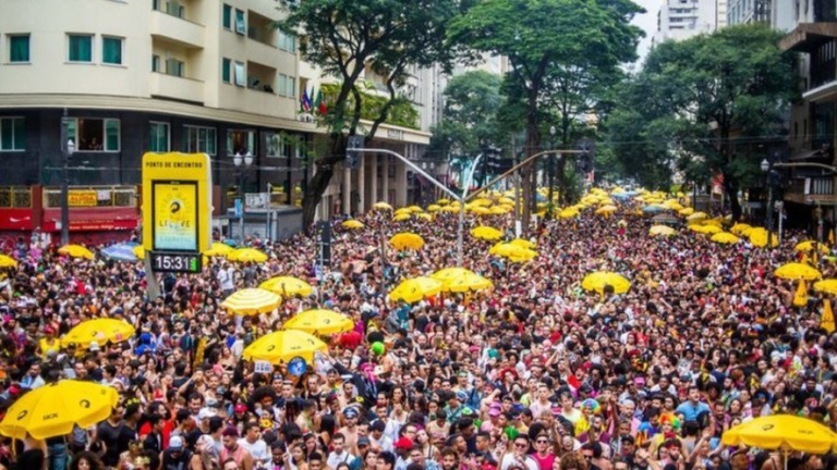 Empresas podem fazer funcionários trabalharem no Carnaval?
