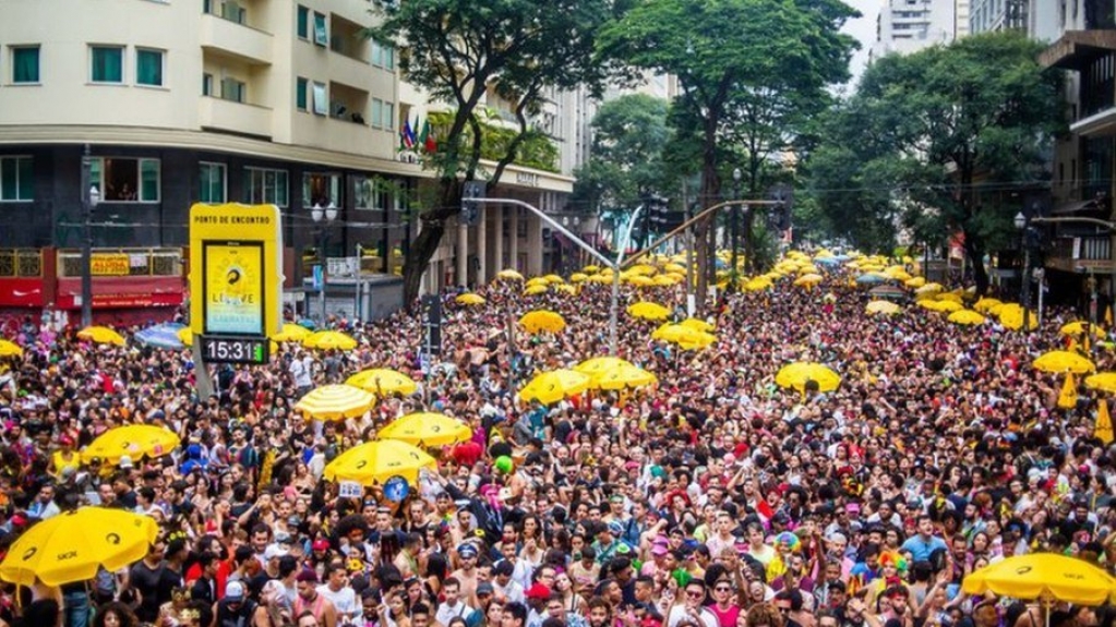 Empresas podem fazer funcionários trabalharem no Carnaval?