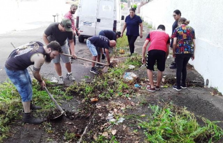 Comunidade faz mutirão para cuidar de escola em Marília; ‘abandonada pelo Estado’