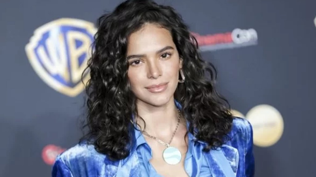 Cachê de Bruna Marquezine para atuar no filme "Besouro Azul é revelado: ‘Estreia’