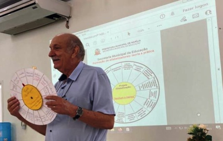 Educação municipal faz formação para recuperação e reforço em Marília