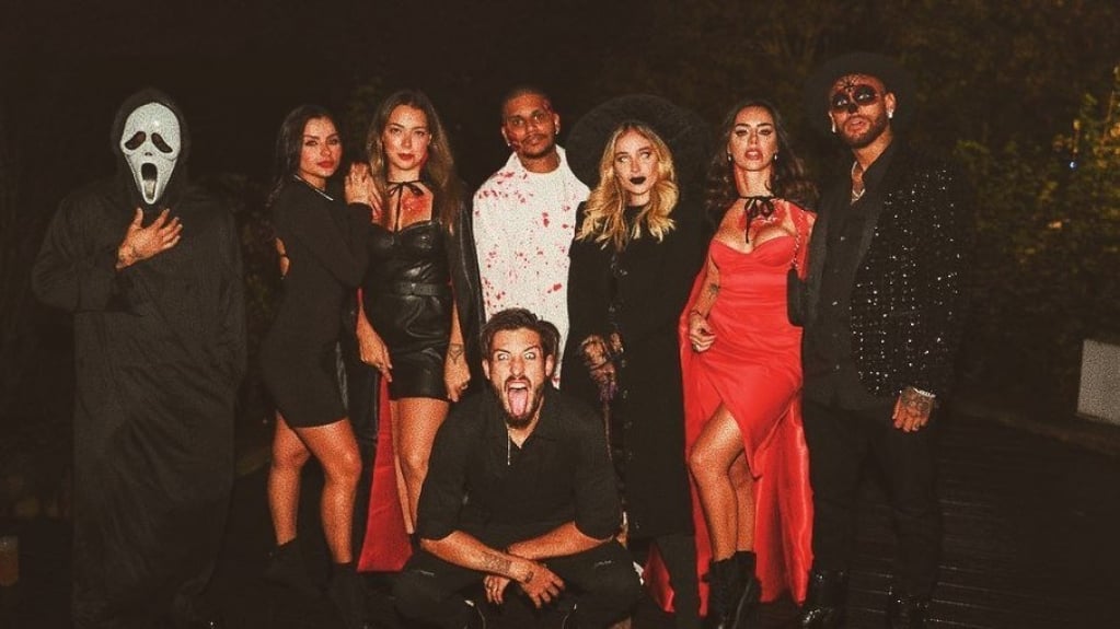 Neymar e affair Bruna Biancardi aparececem juntos em festa de Halloween