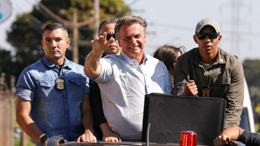 Bolsonaro elogia PEC das Bondades e alfineta governadores do Nordeste