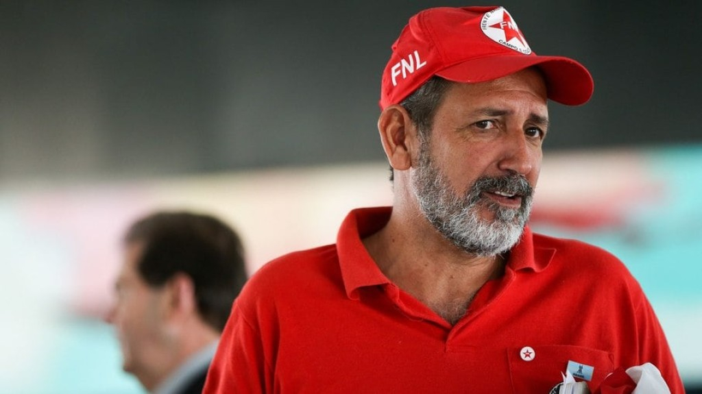 Ex-líder do MST cobrava até R$ 2 mi para devolver terras a fazendeiros Ex-líder do MST cobrava até R$ 2 mi para devolver terras a fazendeiros