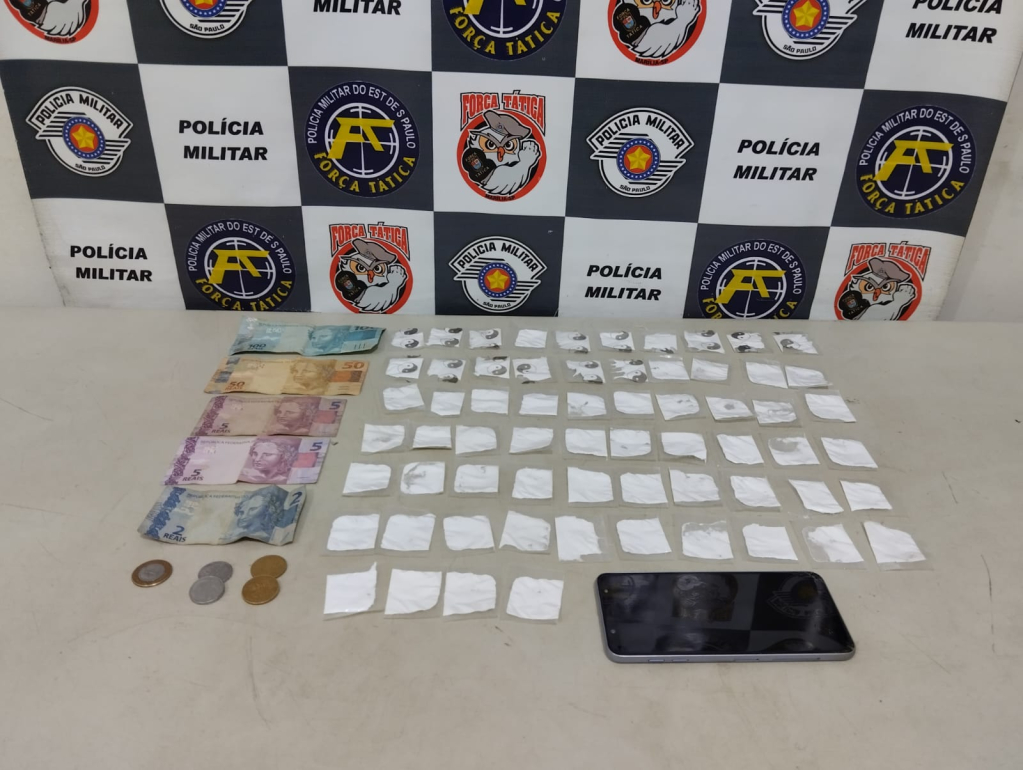 Ronda da PM prende acusado de tráfico na Vila Barros