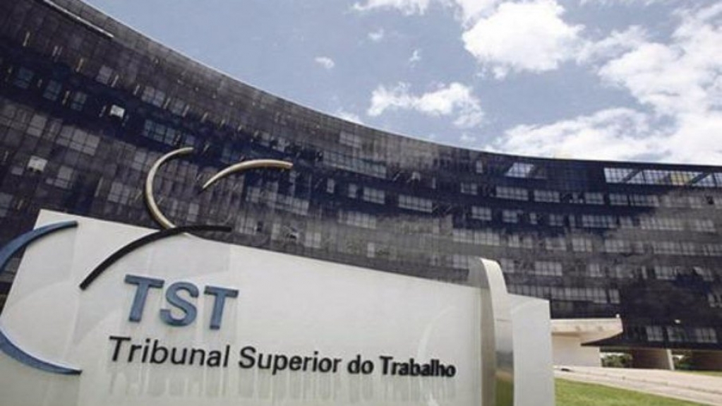 TST adia para 30 de novembro prazo para prova de vida de servidores