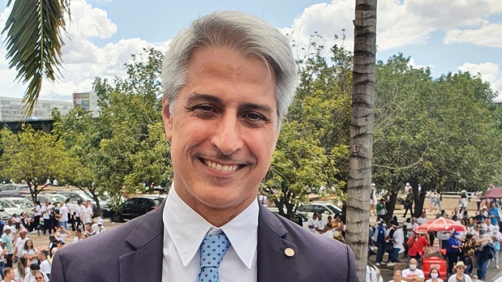 Membro do PSOL fala em violência de gênero após apoio da sigla a Molon