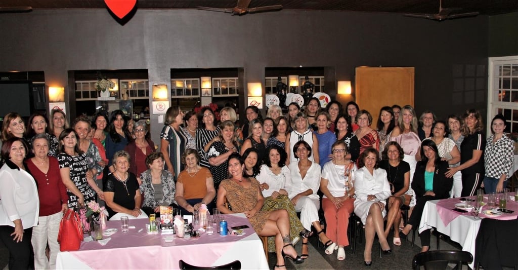 Casa da Amizade comemora Dia das Mães com ação social no Chaplin