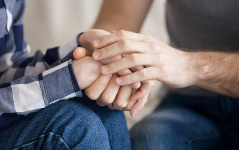 5 dicas para ajudar quem passa pelo luto
