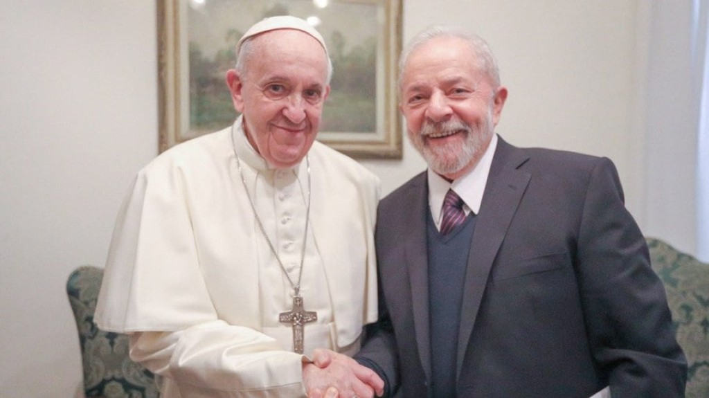 Papa diz que Lula foi vítima de 'fake news' quando foi preso em 2018