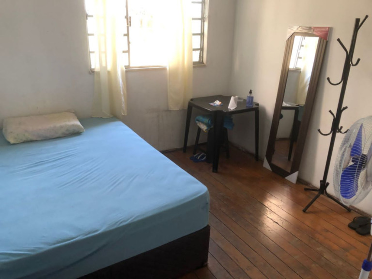 DDM prende um por explorar prostituição e busca acusado de importunação