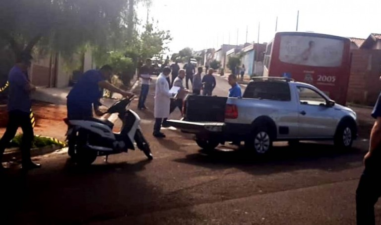 Acidente entre ônibus e moto provoca morte de mulher com 32 anos em Marília