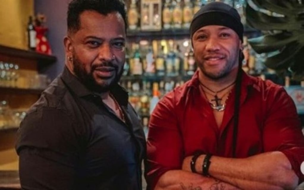 Dupla sertaneja do "The Voice Brasil" é vítima de racismo em aeroporto