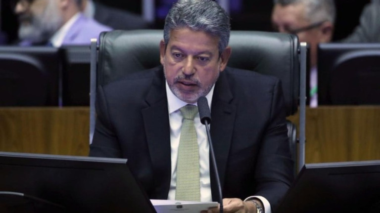 Com ampla votação, Arthur Lira é reeleito presidente da Câmara