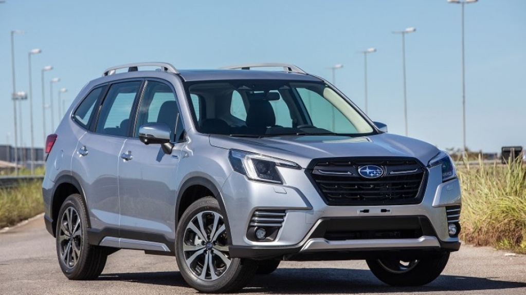 Subaru começa vender Forester e XV com sistema híbrido leve