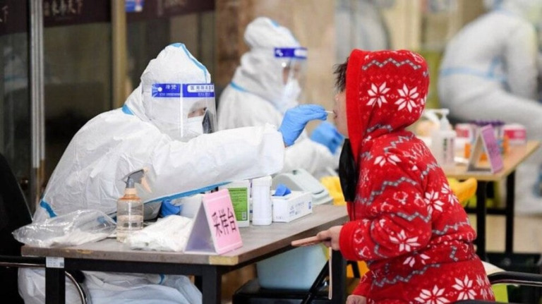 Covid: China critica testes para passageiros; UE deve adotar medida