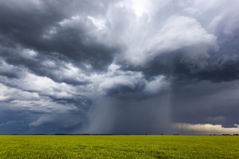 A semana começa com alerta de granizo para Minas Gerais, tempestade no Sul e seca no Norte e Nordeste