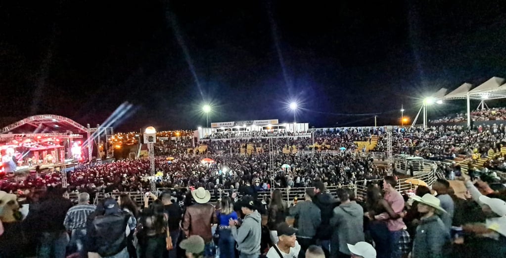 Festa do Peão de Pompéia começa com  grande público, megaestrutura e tem mais até domingo