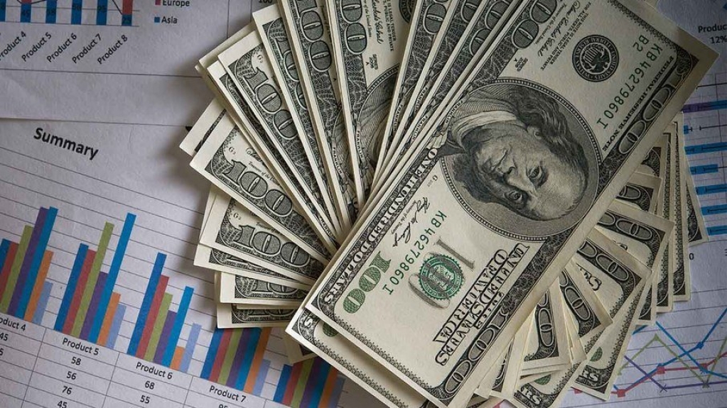 Dólar cai e pode atingir maior recuo trimestral em 13 anos; Bolsa sobe Dólar cai e pode atingir maior recuo trimestral em 13 anos; Bolsa sobe