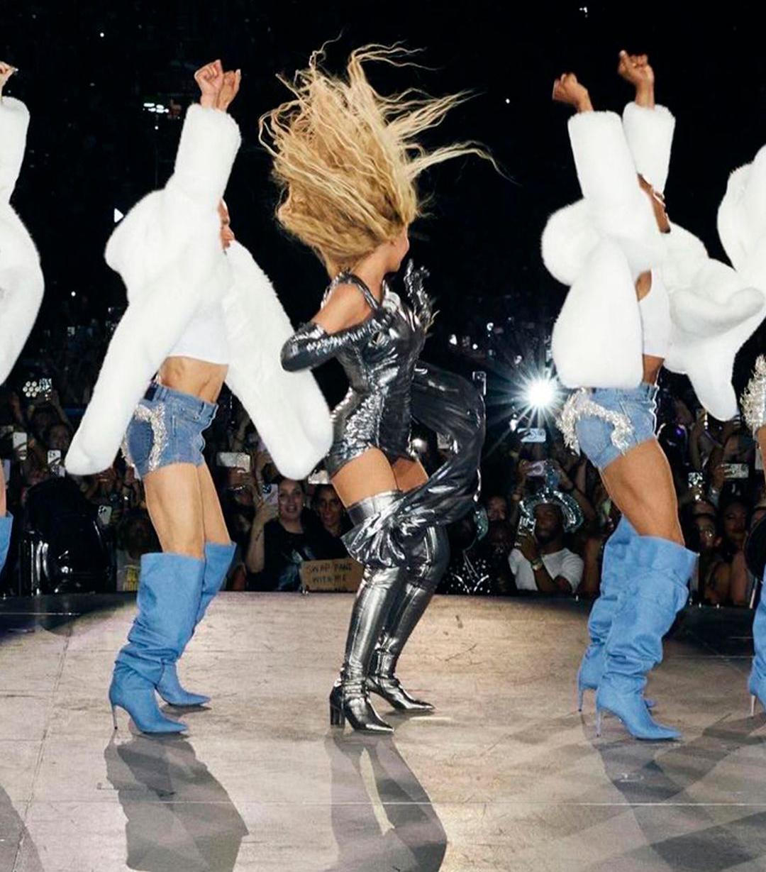 Dançarinos de Beyoncé usam bota de marca brasileira em turnê. Foto: Divulgação/Schutz