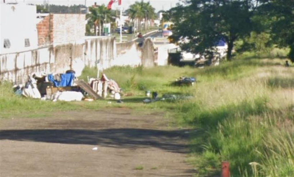 Morador em situação de rua encontrado morto; cães resgatados em Marília