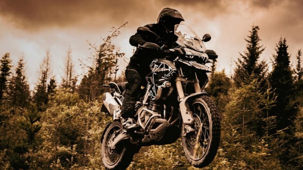 Nova Triumph Tiger 1200 terá motor triplo T-Plane