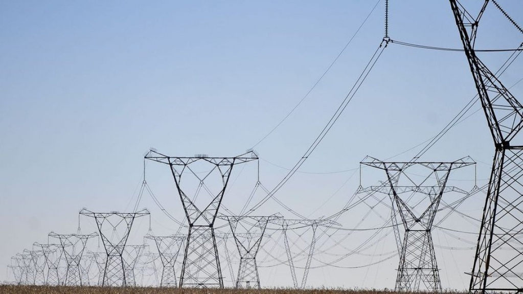 Taxa extra na conta de luz acaba neste sábado; valor pode cair 20%