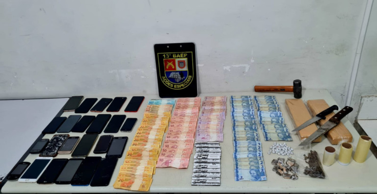 Baep apreende drogas e celulares em Garça; cão flagra tráfico em Bauru