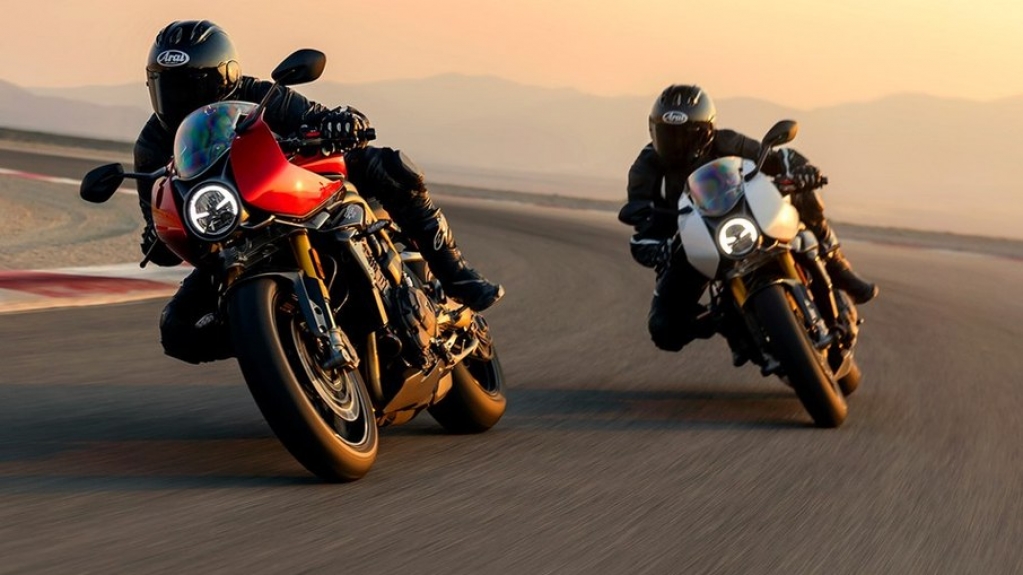 Triumph revela a nova motocicleta Speed ​​Triple 1200 RR por completo