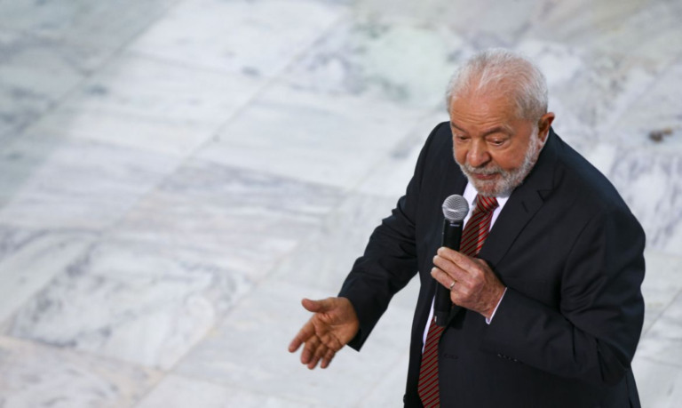Lula defende isenção de IR até R$ 5.000 e reforma sobre renda