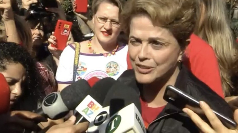 "Expectativa é que a democracia ganhe", diz Dilma após votar em BH