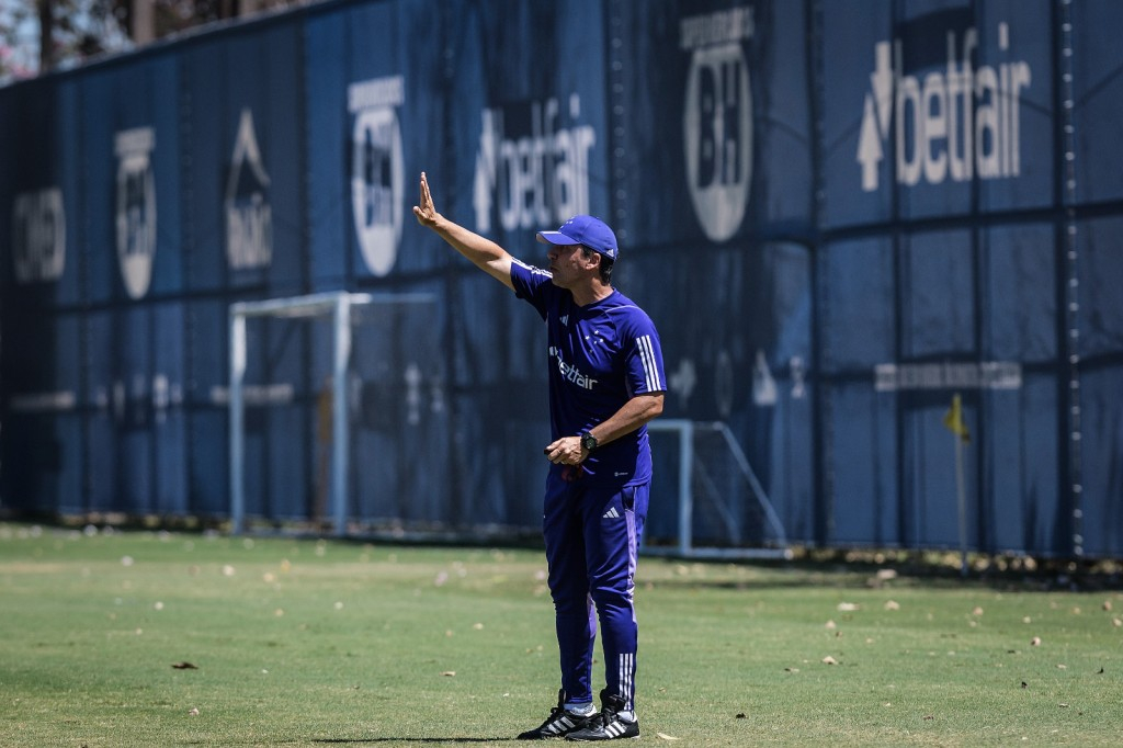 Cruzeiro embarca para o Rio de Janeiro para encarar o Fluminense pelo Brasileirão