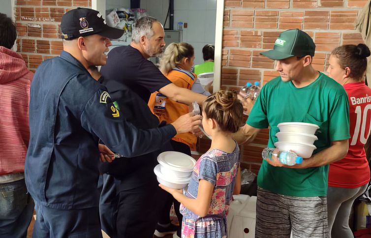 Rio Grande do Sul – Ciclone – Sobrevoo, assistência e resgate de pessoas ilhadas em Bom Retiro do Sul (RS). Foto: Marinha do Brasil/RS